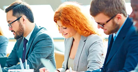 colleagues-in-a-meeting