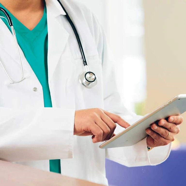 doctor-on-ipad-device
