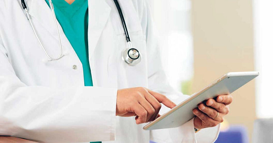 doctor-on-ipad-device