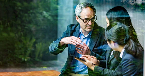 ESG-Report-people_team