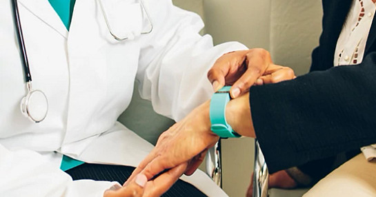 green-wrist-wearable-device